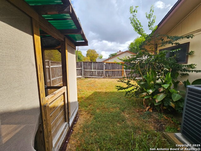 Image 24 of 25 For 5723 Larkdale