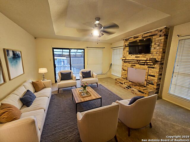 Image 4 of 25 For 5723 Larkdale