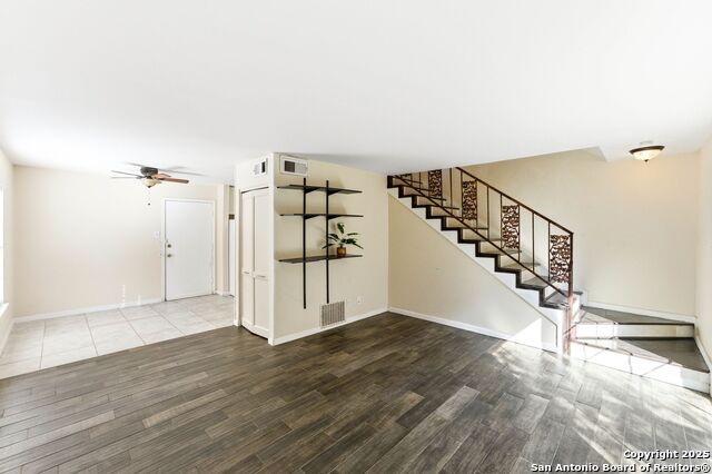 Image 10 of 28 For 8038 Broadway St  118k