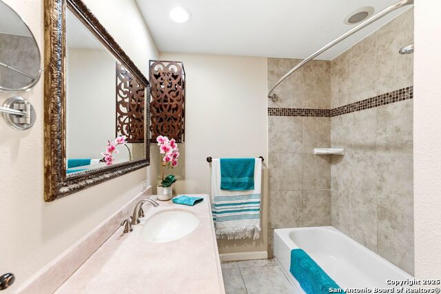 Image 14 of 28 For 8038 Broadway St  118k