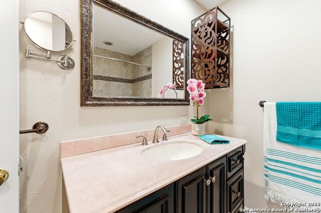 Image 15 of 28 For 8038 Broadway St  118k