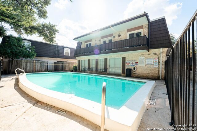 Image 23 of 28 For 8038 Broadway St  118k