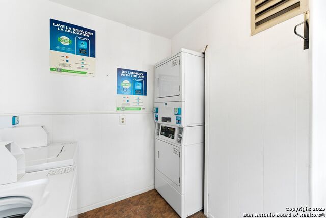 Image 26 of 28 For 8038 Broadway St  118k