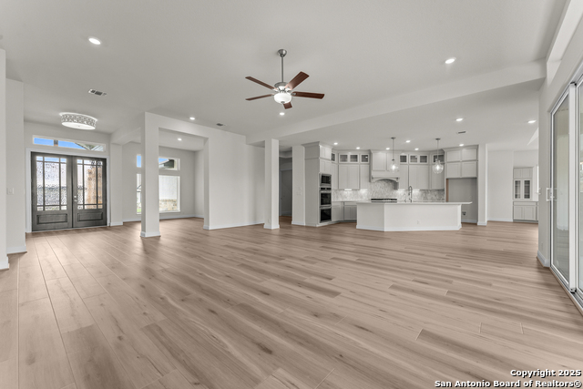 Image 4 of 7 For 238 Christian