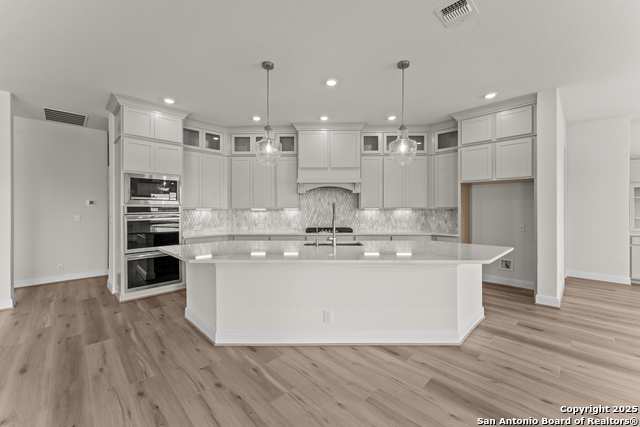 Image 5 of 7 For 238 Christian