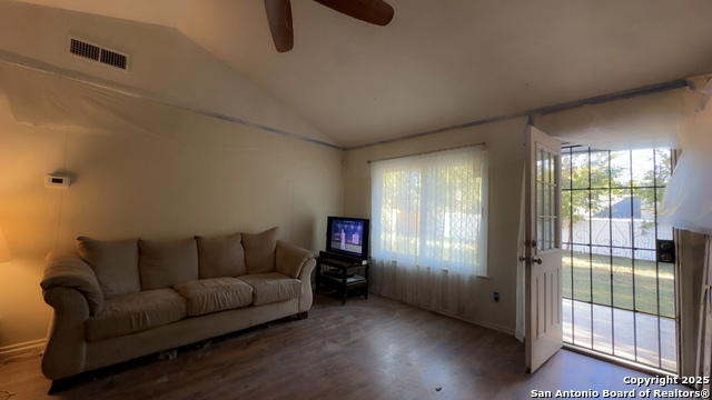 Listing photo id 1 for 5910 Rimkus  