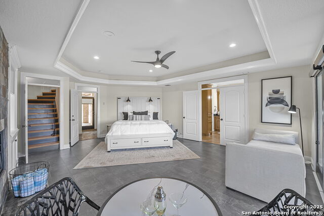 Listing photo id 26 for 717 Riviera  