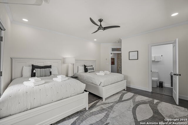 Listing photo id 34 for 717 Riviera  