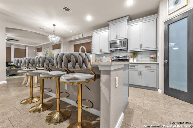 Image 11 of 42 For 8427 Buckhorn Parke