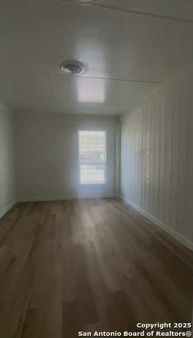 Image 5 of 29 For 4915 Creekmoor