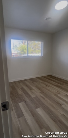 Image 8 of 29 For 4915 Creekmoor