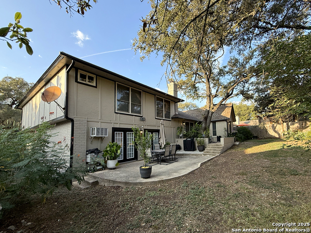 Image 11 of 41 For 12518 Chateau Forest