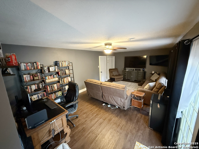 Image 13 of 41 For 12518 Chateau Forest