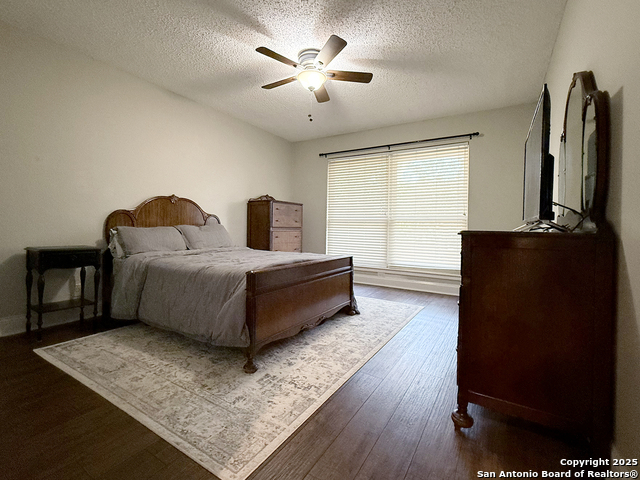 Image 19 of 41 For 12518 Chateau Forest