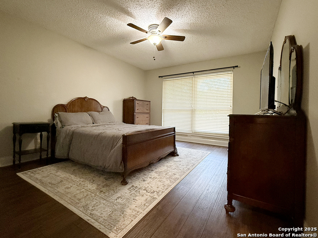 Image 20 of 41 For 12518 Chateau Forest