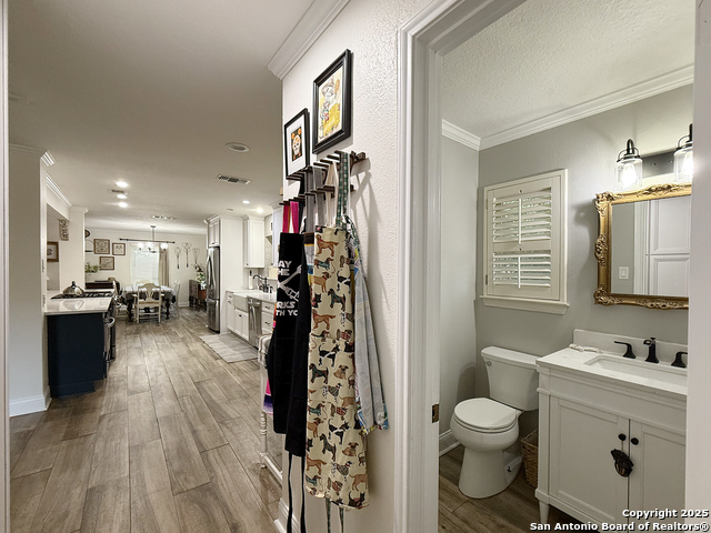 Image 23 of 41 For 12518 Chateau Forest