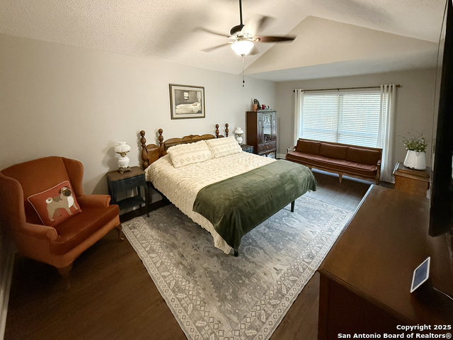 Image 38 of 41 For 12518 Chateau Forest