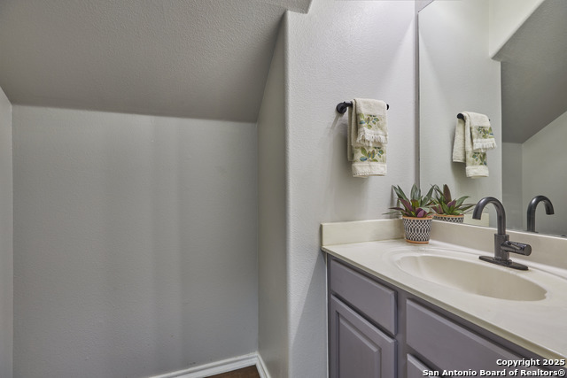 Image 22 of 27 For 935 Calico  