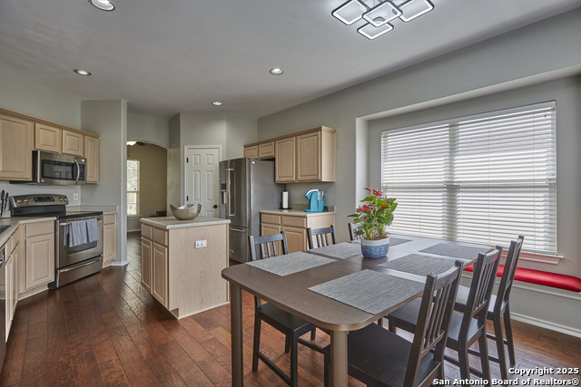 Image 3 of 27 For 935 Calico  