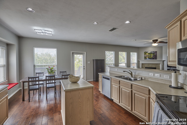 Image 4 of 27 For 935 Calico  