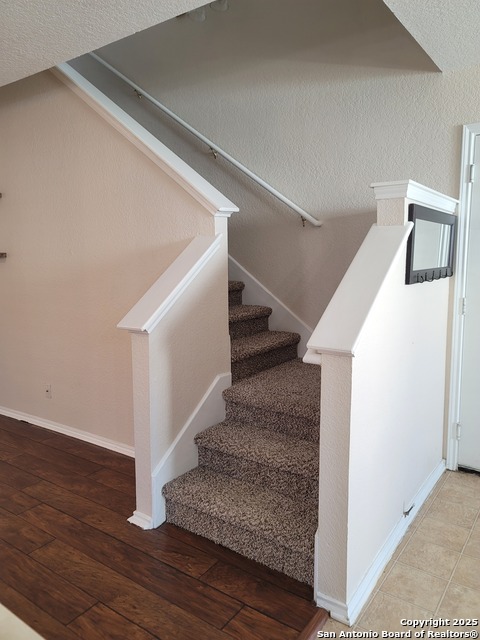 Image 11 of 31 For 4923 Bending Elms