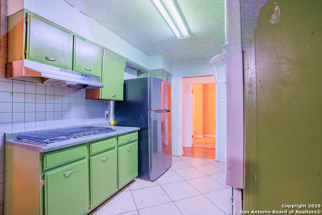 Listing photo id 19 for 146 Marlena  