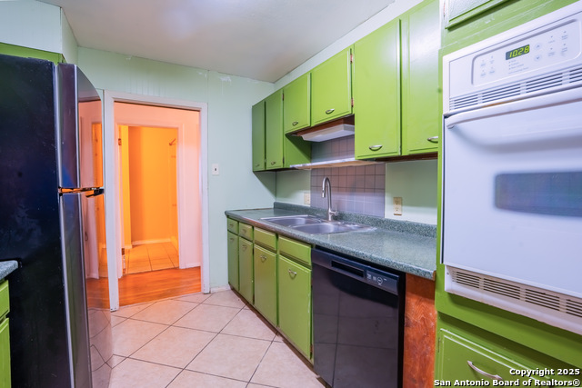 Listing photo id 21 for 146 Marlena  