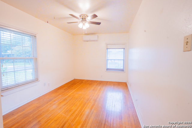 Listing photo id 22 for 146 Marlena  