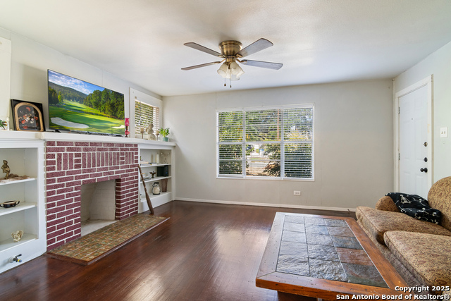 Image 13 of 19 For 814 Magnolia W