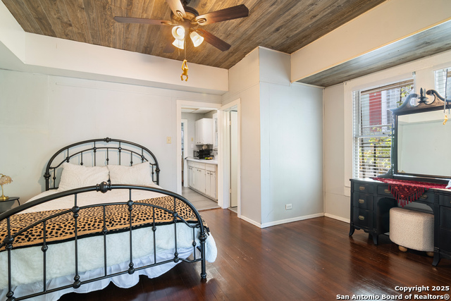 Image 14 of 19 For 814 Magnolia W