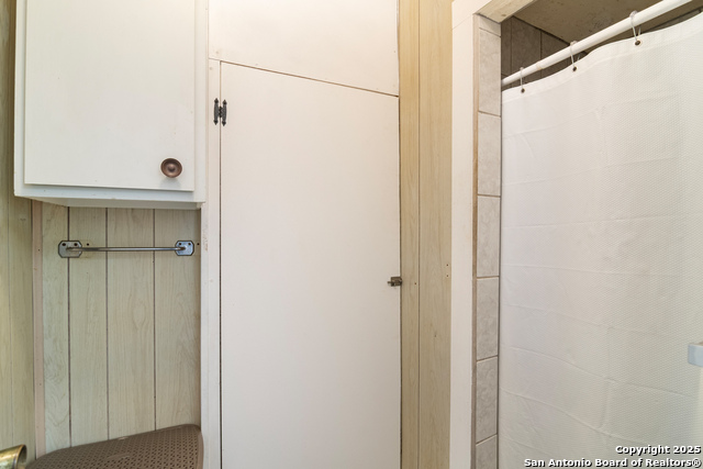 Image 19 of 19 For 814 Magnolia W