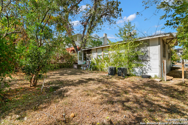 Image 6 of 19 For 814 Magnolia W