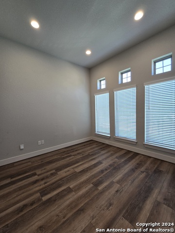 Listing photo id 2 for 14132 June Flower