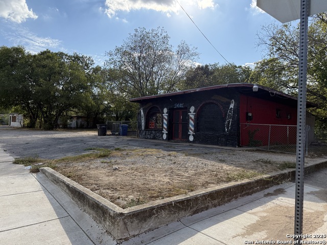 Image 2 of 9 For 1401 19th Sw