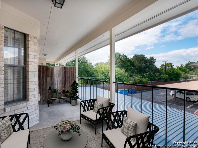 Image 19 of 23 For 2611 Eisenhauer  504