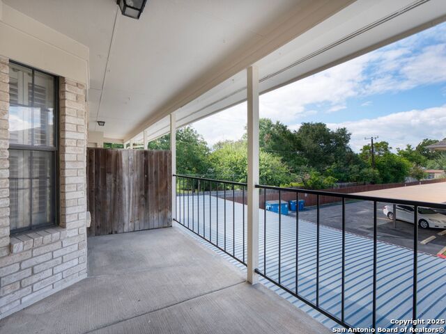 Image 20 of 23 For 2611 Eisenhauer  504