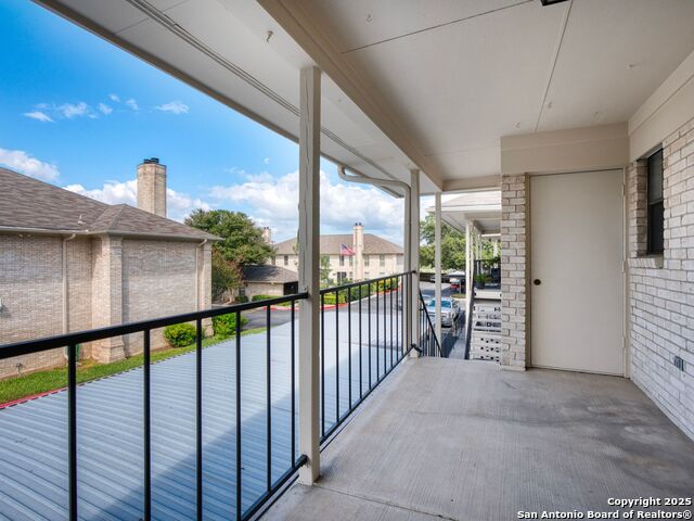 Image 21 of 23 For 2611 Eisenhauer  504