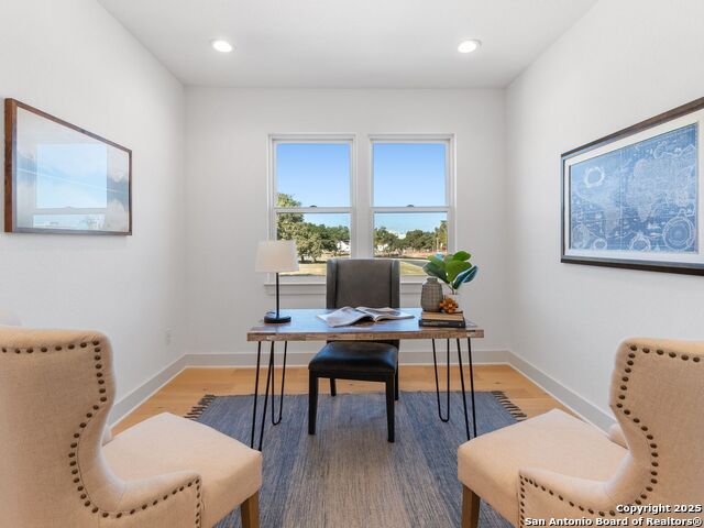 Image 17 of 39 For 546 Mcmonigal Place