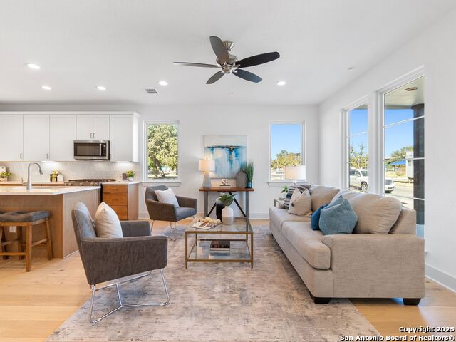 Image 4 of 39 For 546 Mcmonigal Place