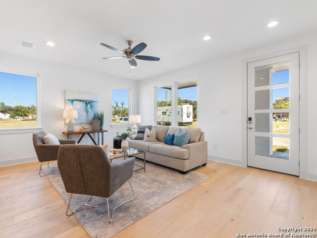 Image 5 of 39 For 546 Mcmonigal Place