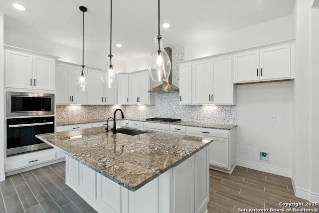 Image 3 of 17 For 12465 Nazareth