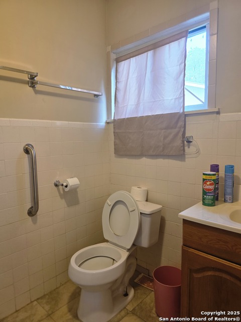 Image 16 of 29 For 3627 Poplar W