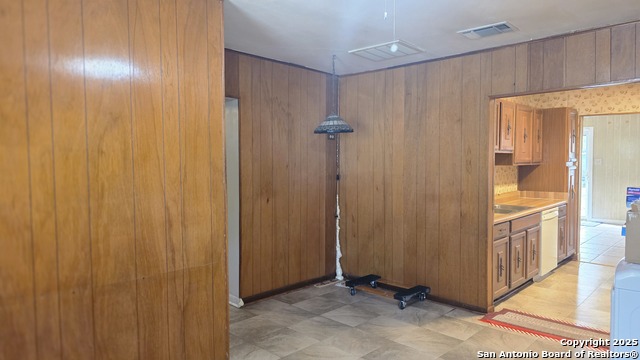 Image 23 of 29 For 3627 Poplar W