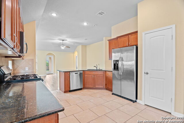 Listing photo id 4 for 14528 Prairie Pass