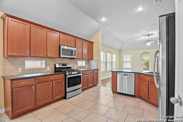 Listing photo id 6 for 14528 Prairie Pass