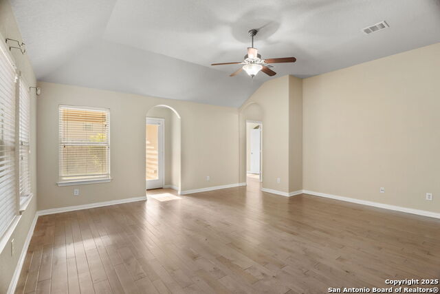 Listing photo id 7 for 14528 Prairie Pass