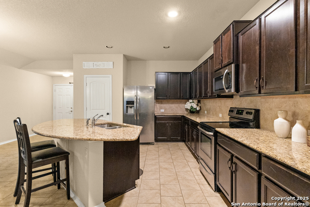 Listing photo id 9 for 1827 Aspen Silver