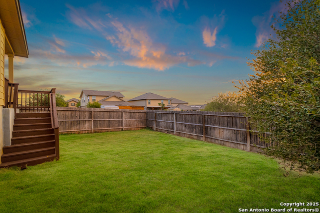 Listing photo id 16 for 1827 Aspen Silver