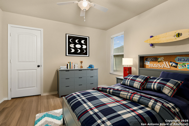 Listing photo id 3 for 1827 Aspen Silver