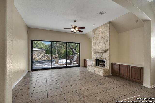 Listing photo id 9 for 1231 Walkers Way